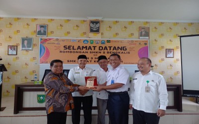 Kolaborasi Meningkatkan Vokasi Praktik Baik SMKN 3 Mandau - SMKN 2 Bengkalis