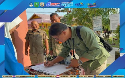 SMKN 3 Mandau Gelar Workshop Berbasis AI untuk Guru, Hadirkan Owner E & Media Kreator Sundaryanto